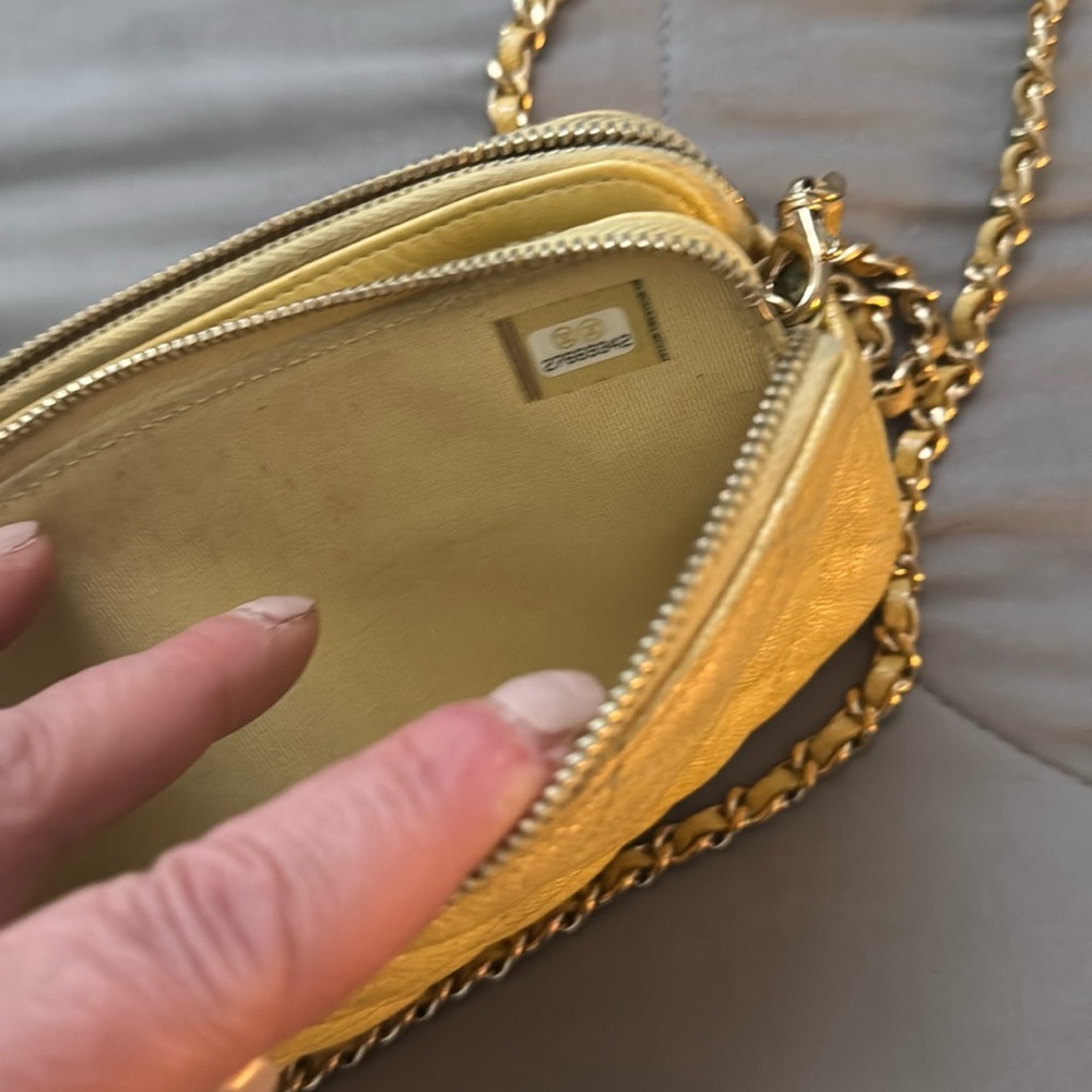 Chanel iridescent, yellow, Matelasse double zip wallet on a chain GHW RARE - Picture 10 of 12